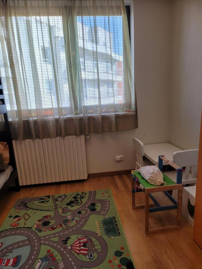 125 Sqm Family Friendly With Kids Room Bukareszt Zewnętrze zdjęcie